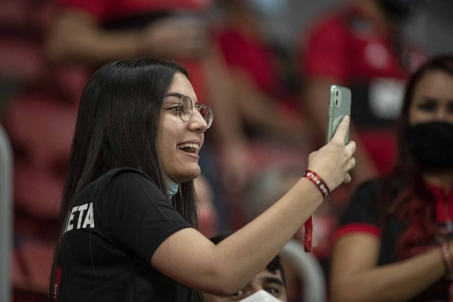 业逻辑与行 业逻辑与行