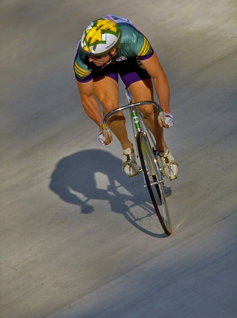 坚如磐石的 坚如磐石的